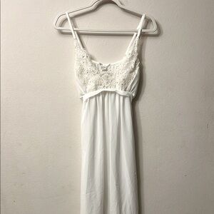 Vintage Bella Donna White Lace Pajama dress Chemise with Empire Waist